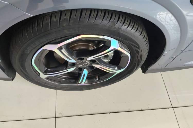 Used BYD Seal 06GT 2025 Intelligent Driving Version 605 Heatwave Edition Left Front Wheel Hub