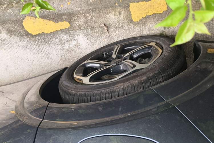 Used BYD Seal 06GT 2025 Intelligent Driving Version 605 Heatwave Edition Right Rear Wheel Hub