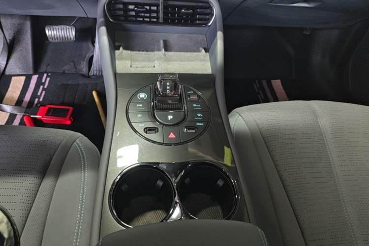 Used BYD Seal 06GT 2025 Intelligent Driving Version 605 Heatwave Edition Gear Lever