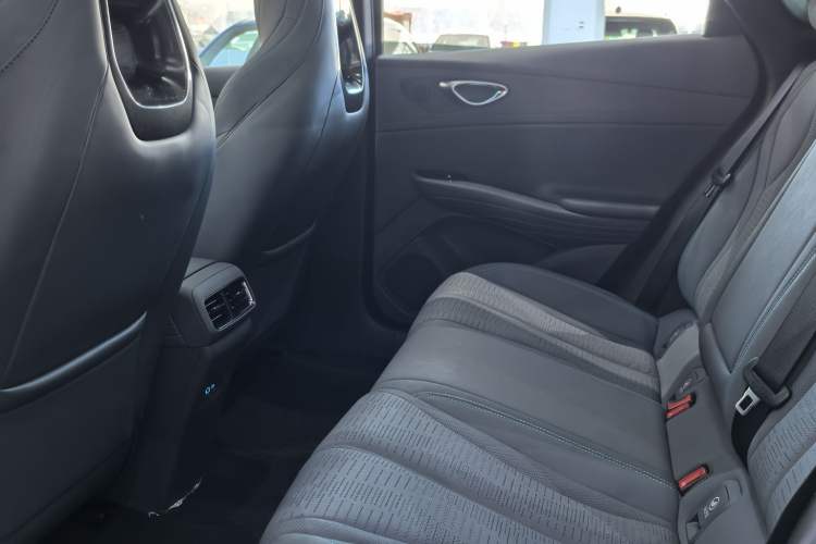 Used BYD Seal 06GT 2025 505 Wave Plus Edition Interior 2