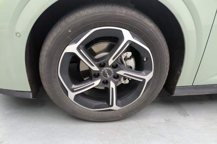Used BYD Seal 06GT 2025 Intelligent Driving Version 505 Wave Plus Edition Left Front Wheel Hub