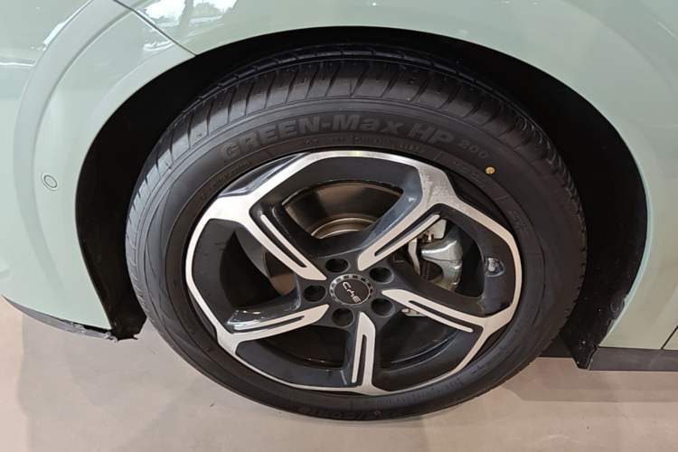 Used BYD Seal 06GT 2025 Intelligent Driving Version 605 Heatwave Edition Left Front Wheel Hub