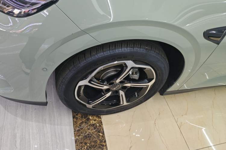 Used BYD Seal 06GT 2025 Intelligent Driving Version 505 Wave Edition Left Front Wheel Hub