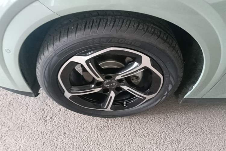 Used BYD Seal 06GT 2025 Intelligent Driving Version 505 Wave Plus Edition Left Front Wheel Hub