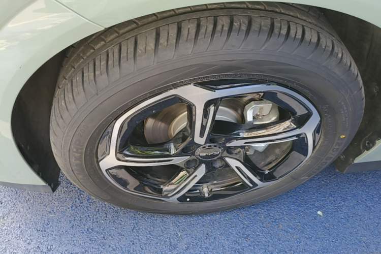 Used BYD Seal 06GT 2025 Intelligent Driving Version 605 Heatwave Edition Left Front Wheel Hub