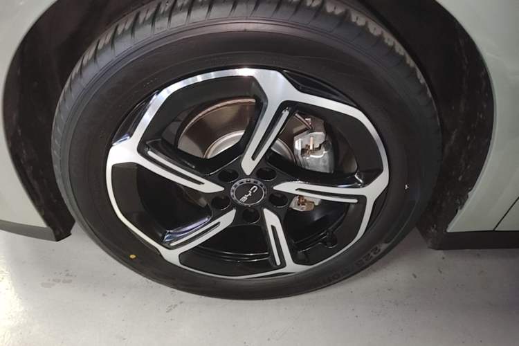 Used BYD Seal 06GT 2025 505 Wave Plus Edition Left Front Wheel Hub