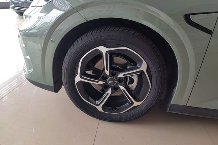 Used BYD Seal 06GT 2025 605 Heatwave Edition Left Front Wheel Hub