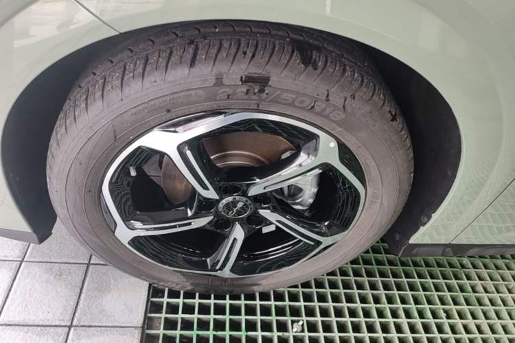 Used BYD Seal 06GT 2025 Intelligent Driving Version 605 Heatwave Edition Left Front Wheel Hub