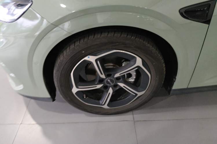 Used BYD Seal 06GT 2025 605 Heatwave Edition Left Front Wheel Hub