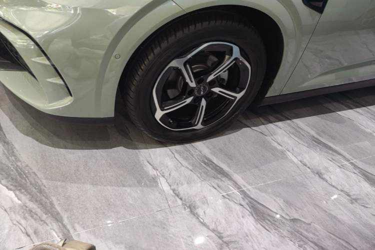 Used BYD Seal 06GT 2025 Intelligent Driving Version 505 Wave Edition Left Front Wheel Hub