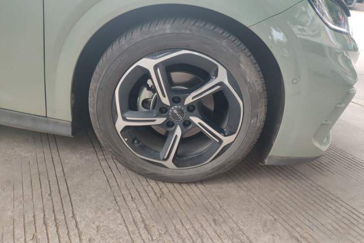 Used BYD Seal 06GT 2025 505 Wave Plus Edition Right Front Wheel Hub