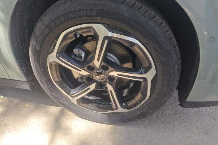 Used BYD Seal 06GT 2025 Intelligent Driving Version 505 Wave Plus Edition Right Front Wheel Hub