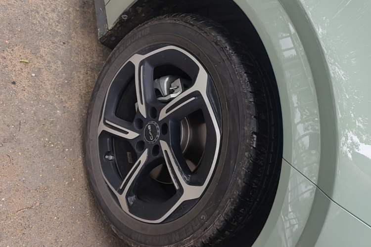 Used BYD Seal 06GT 2025 Intelligent Driving Version 605 Heatwave Edition Right Front Wheel Hub