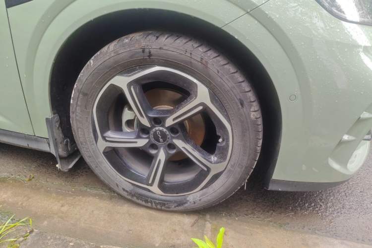 Used BYD Seal 06GT 2025 Intelligent Driving Version 505 Wave Edition Right Front Wheel Hub