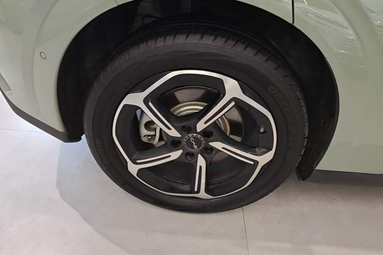 Used BYD Seal 06GT 2025 Intelligent Driving Version 605 Heatwave Edition Right Rear Wheel Hub