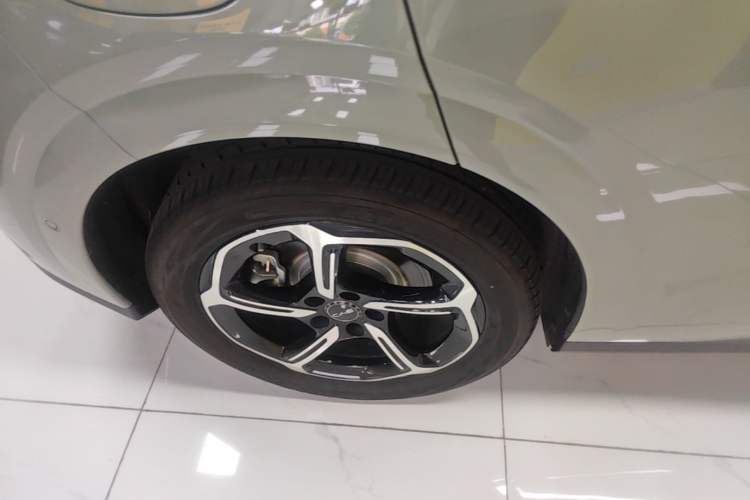 Used BYD Seal 06GT 2025 Intelligent Driving Version 605 Heatwave Edition Right Rear Wheel Hub