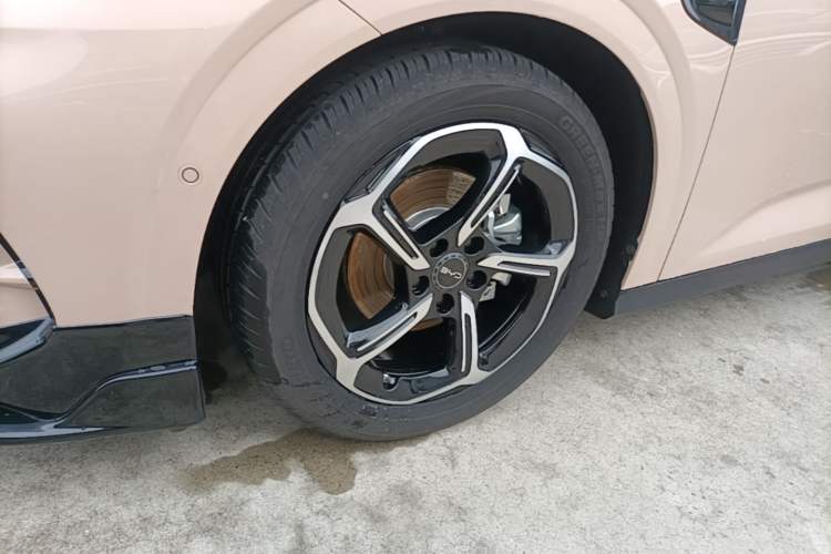 Used BYD Seal 06GT 2025 Intelligent Driving Version 605 Heatwave Edition Left Front Wheel Hub