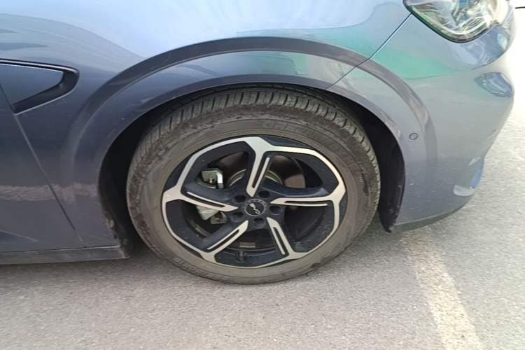 Used BYD Seal 06GT 2025 605 Heatwave Edition Right Front Wheel Hub