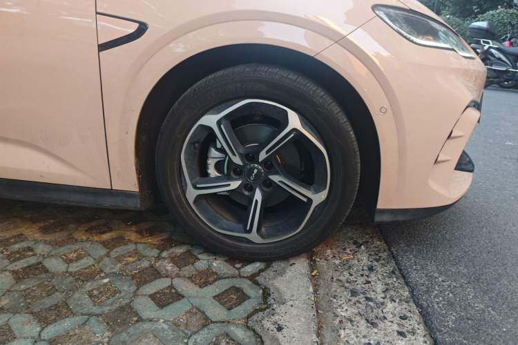 Used BYD Seal 06GT 2025 605 Heatwave Edition Right Front Wheel Hub