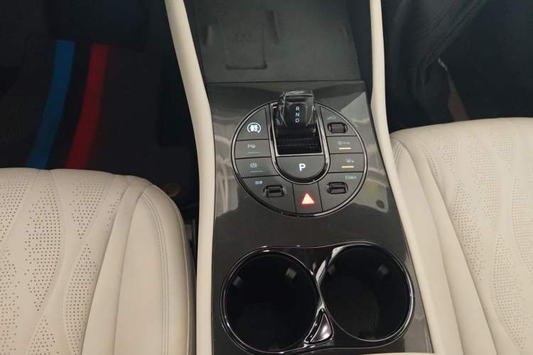 Used BYD Seal 06GT 2025 Intelligent Driving Version 605 Heatwave Edition Gear Lever