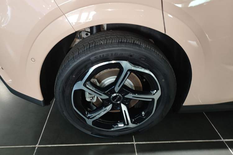 Used BYD Seal 06GT 2025 Intelligent Driving Version 605 Heatwave Edition Right Rear Wheel Hub