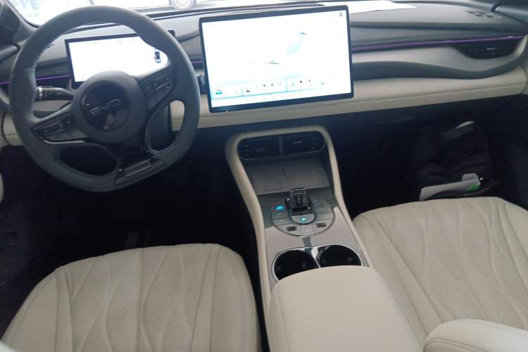 Used BYD Seal 06GT 2025 Intelligent Driving Version 605 Heatwave Edition Interior 2