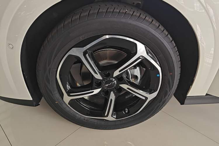 Used BYD Seal 06GT 2025 Intelligent Driving Version 505 Wave Plus Edition Left Front Wheel Hub