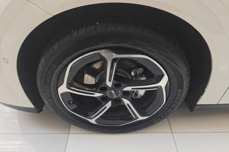 Used BYD Seal 06GT 2025 Intelligent Driving Version 505 Wave Plus Edition Left Front Wheel Hub