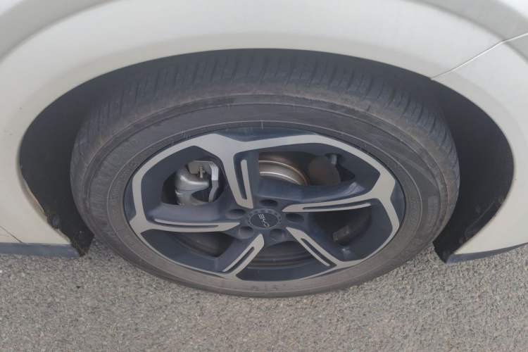 Used BYD Seal 06GT 2025 605 Heatwave Edition Right Front Wheel Hub