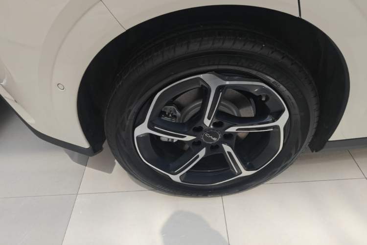 Used BYD Seal 06GT 2025 Intelligent Driving Version 505 Wave Plus Edition Right Rear Wheel Hub