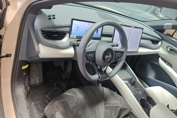 Used BYD Seal 06GT 2025 505 Wave Plus Edition Center Console