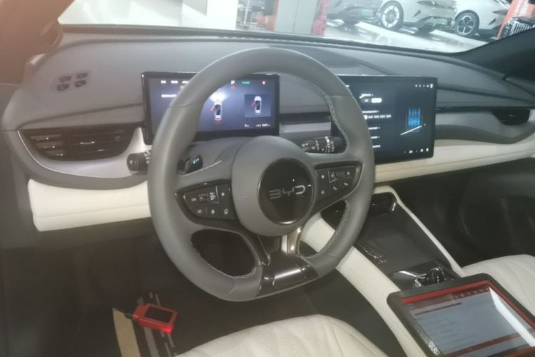 Used BYD Seal 06GT 2025 Intelligent Driving Version 505 Wave Edition Center Console