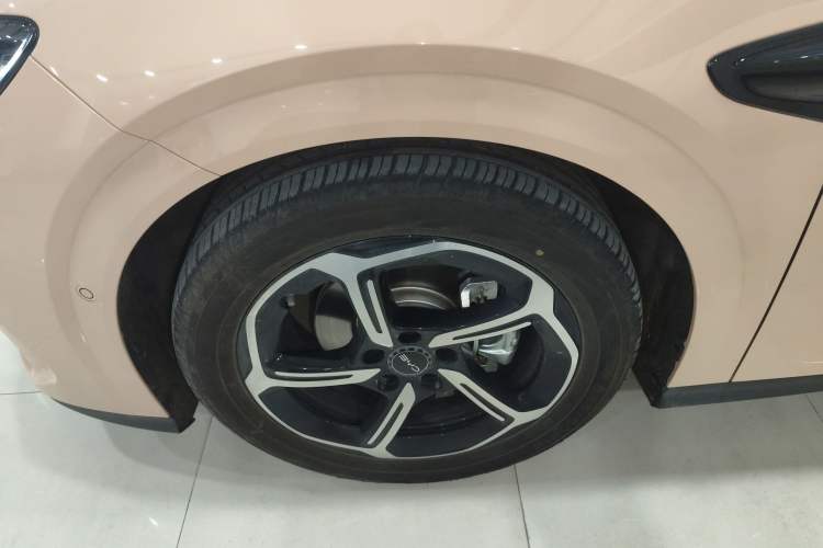 Used BYD Seal 06GT 2025 Intelligent Driving Version 605 Heatwave Edition Left Front Wheel Hub