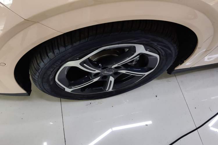 Used BYD Seal 06GT 2025 605 Heatwave Edition Left Front Wheel Hub