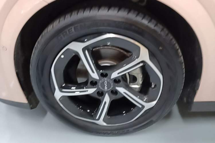 Used BYD Seal 06GT 2025 Intelligent Driving Version 605 Heatwave Edition Left Front Wheel Hub