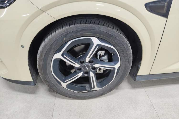 Used BYD Seal 06GT 2025 Intelligent Driving Version 605 Heatwave Edition Left Front Wheel Hub