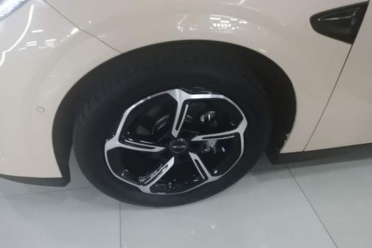 Used BYD Seal 06GT 2025 Intelligent Driving Version 505 Wave Edition Left Front Wheel Hub