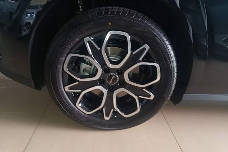 Used BYD Seal 06GT 2026 Model 520 Wave Plus Edition Right Rear Wheel Hub