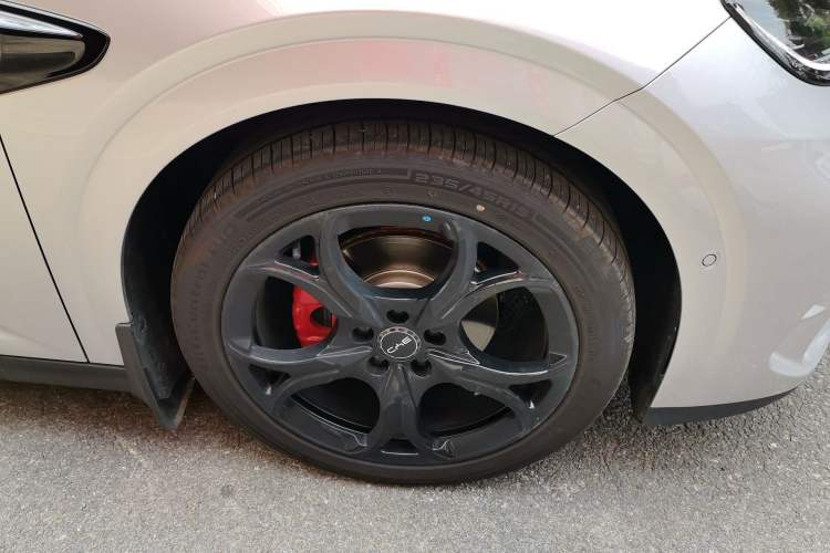 Used BYD Seal 06GT 2026 Model 620 Heatwave Max Edition Right Front Wheel Hub