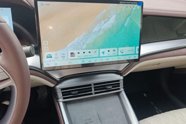 Used BYD Seal 07 DM-i 2025 Intelligent Driving Version DM-i 1.5T 125 km Range Flagship Edition Audio And AC Panel