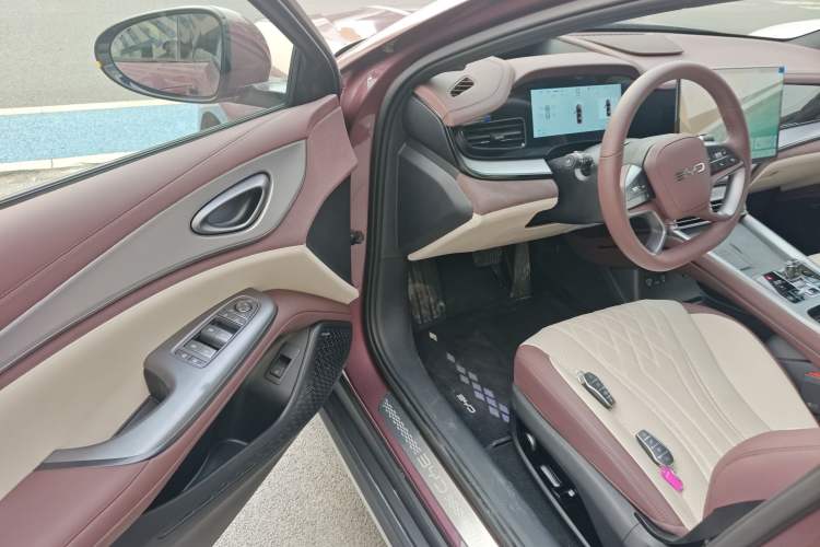 Used BYD Seal 07 DM-i 2025 Intelligent Driving Version DM-i 1.5T 125 km Range Flagship Edition Driver Seat