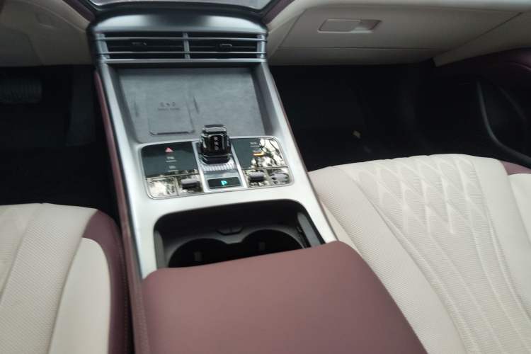 Used BYD Seal 07 DM-i 2025 DM-i 1.5L 125km Luxury Model Gear Lever