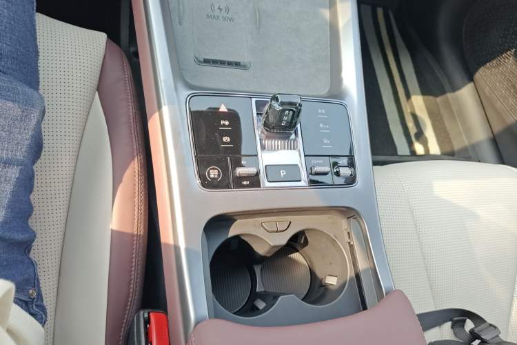 Used BYD Seal 07 DM-i 2025 Intelligent Driving Version DM-i 1.5L 125 km Prestige Edition Gear Lever