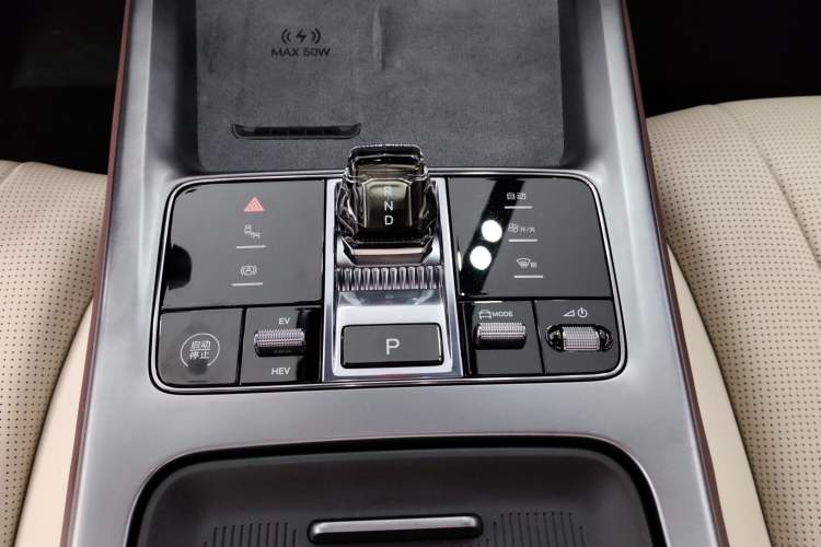 Used BYD Seal 07 DM-i 2025 DM-i 1.5L 125km Luxury Model Gear Lever