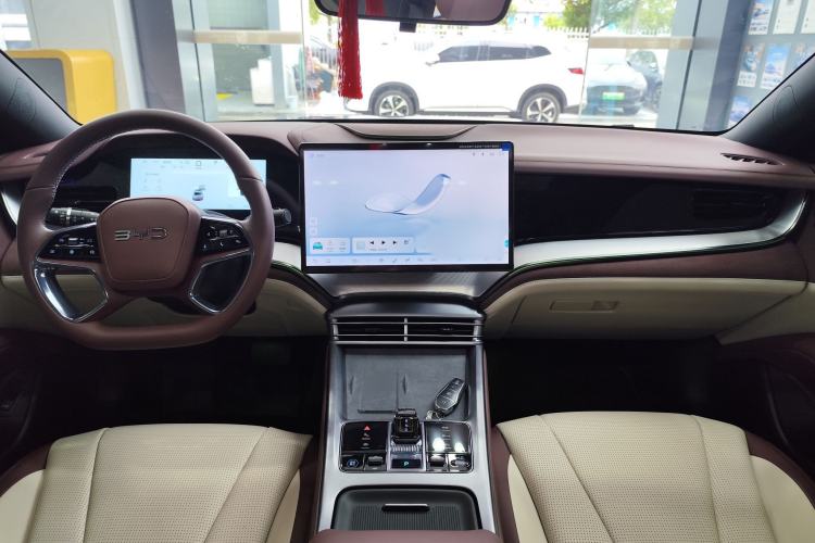 Used BYD Seal 07 DM-i 2025 DM-i 1.5L 125km Luxury Model Interior 1
