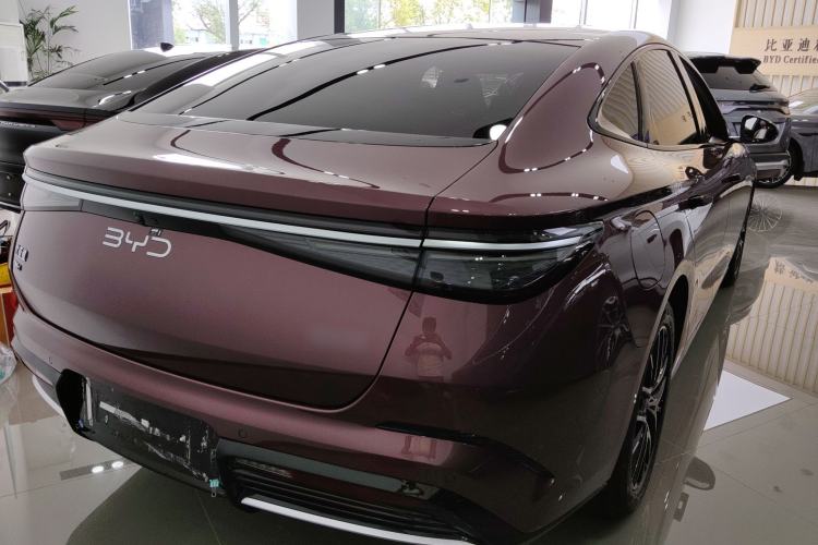 Used BYD Seal 07 DM-i 2025 DM-i 1.5L 125km Luxury Model Right Rear Taillight