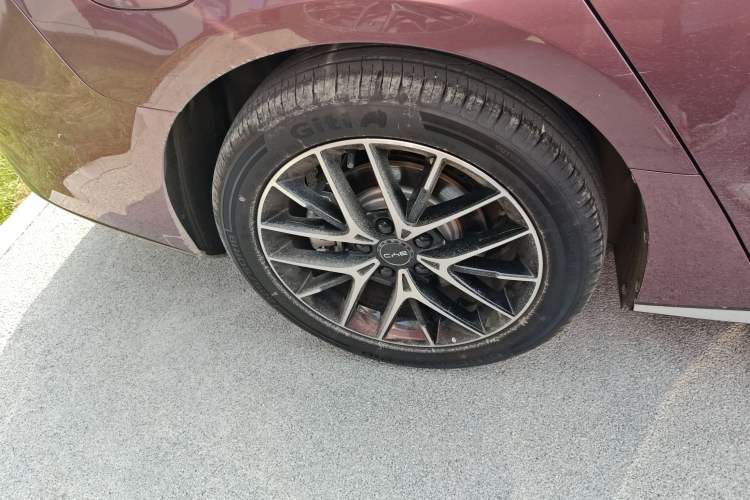 Used BYD Seal 07 DM-i 2025 Intelligent Driving Version DM-i 1.5L 125 km Prestige Edition Right Rear Wheel Hub