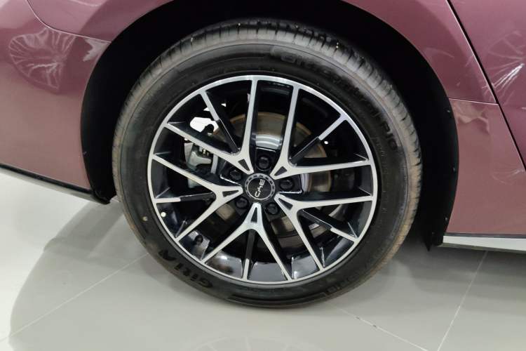Used BYD Seal 07 DM-i 2025 DM-i 1.5L 125km Luxury Model Right Rear Wheel Hub