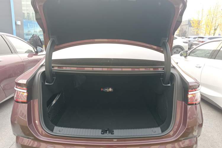 Used BYD Seal 07 DM-i 2025 Intelligent Driving Version DM-i 1.5T 125 km Range Flagship Edition Trunk
