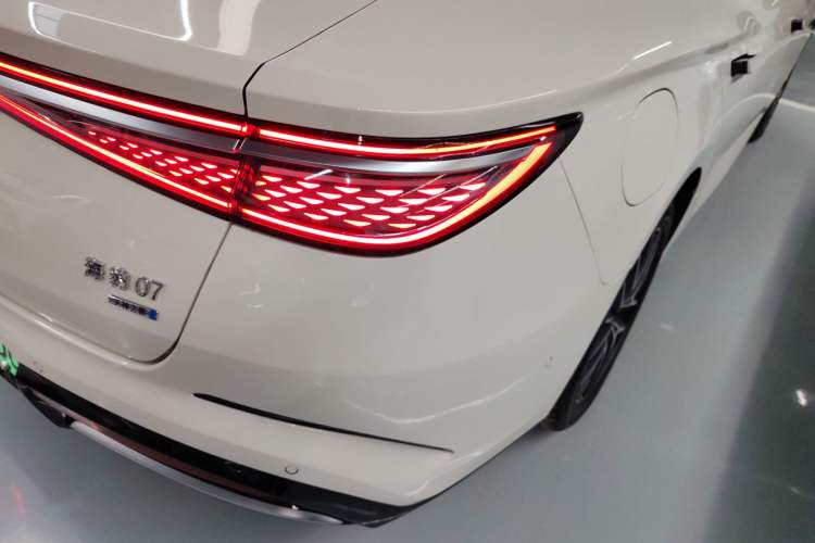 Used BYD Seal 07 DM-i 2025 Intelligent Driving Version DM-i 1.5L 125 km Prestige Edition Right Rear Taillight